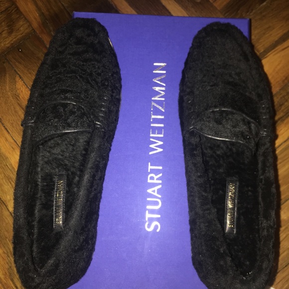 SOLD!!!Stuart Weitzman Black shearling loafers size 6M - Picture 4 of 8